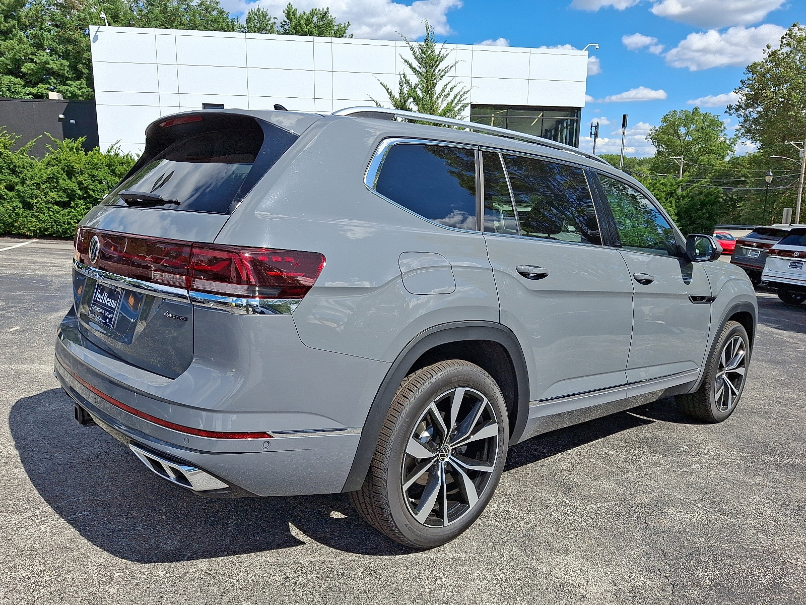 New 2025 Volkswagen Atlas SEL Premium R-Line image 4