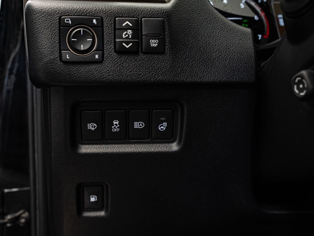 Used 2021 Lexus GX 460 Premium w/ Premium Package AWD/4WD image 40