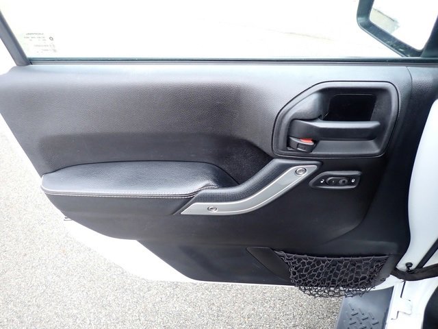 Used 2015 Jeep Wrangler Sport image 18