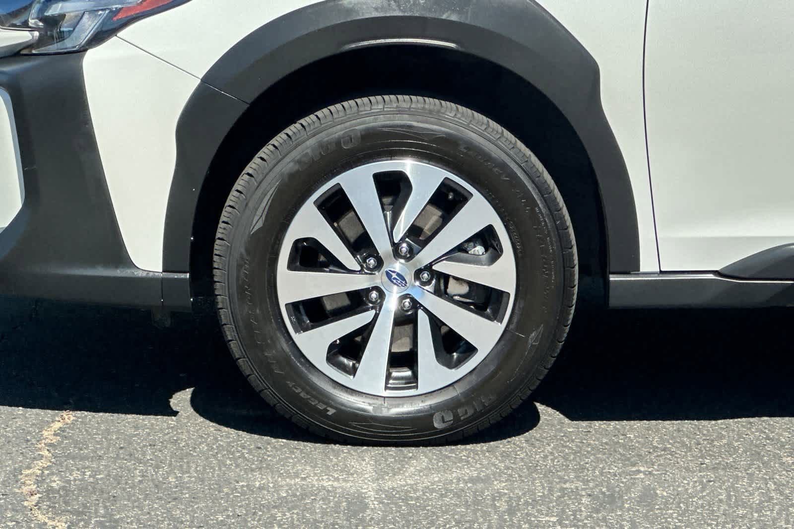 Used 2024 Subaru Outback Premium AWD/4WD image 27