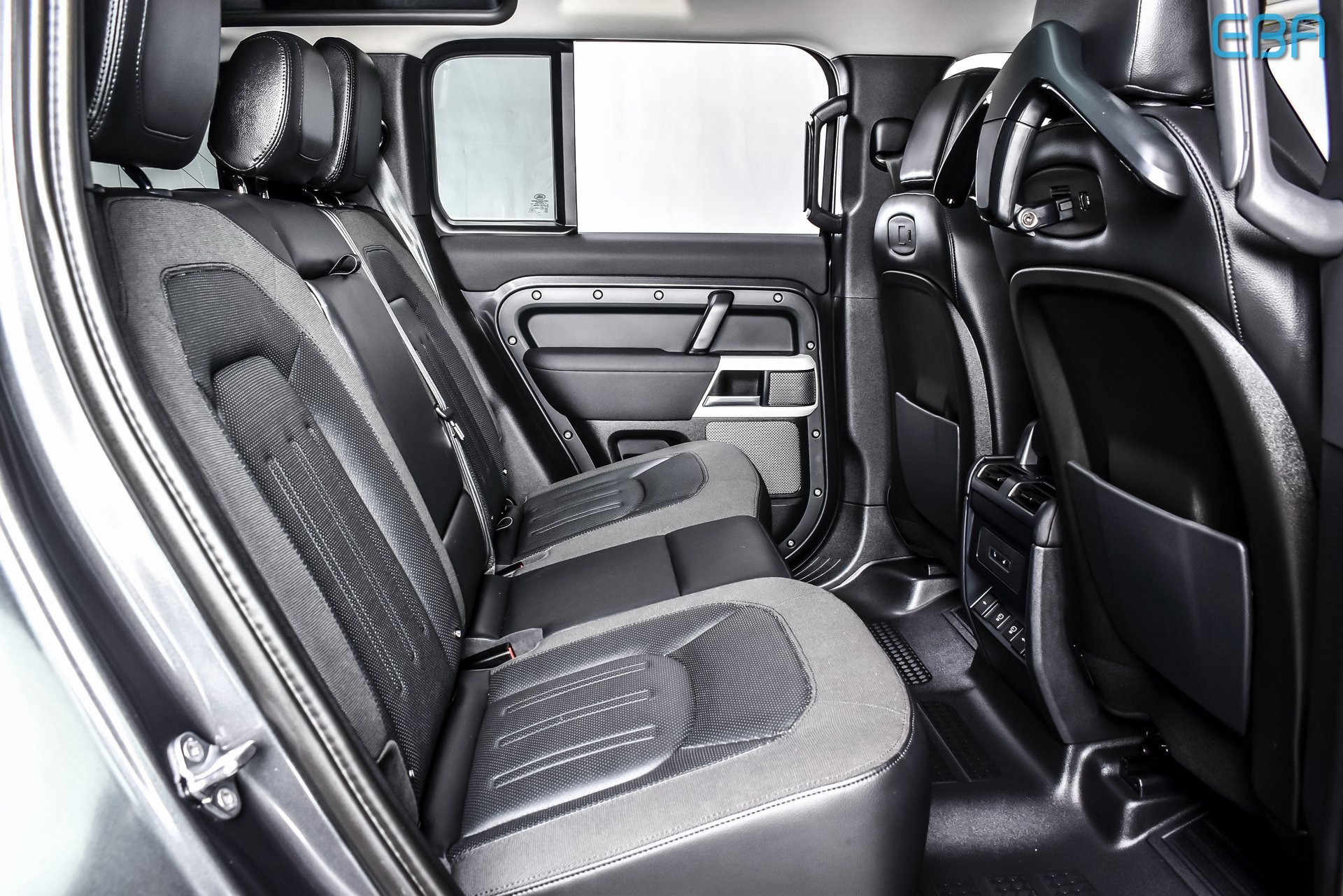 Used 2021 Land Rover Defender 110 SE image 23