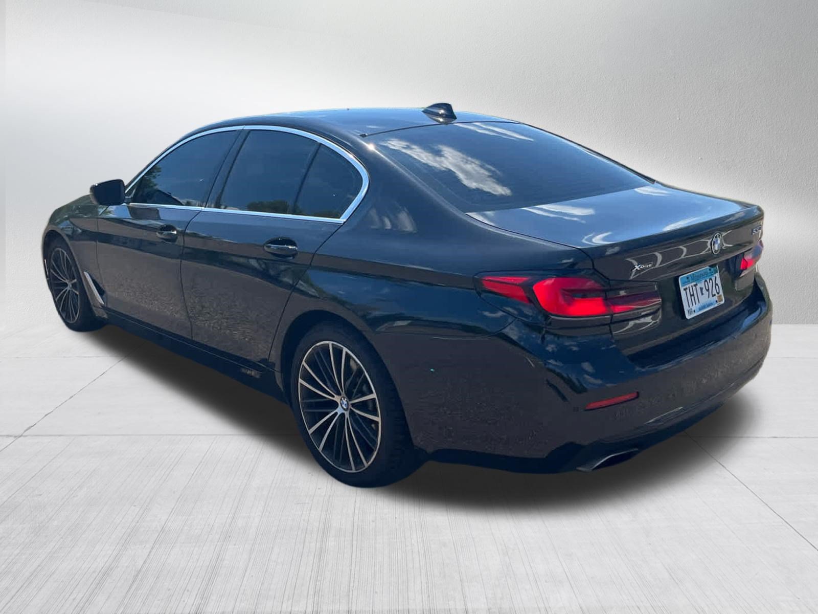 Used 2021 BMW 530i xDrive w/ Premium Package AWD/4WD image 4