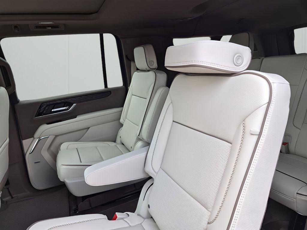New 2026 GMC Yukon XL Denali w/ Sun & Power Step Package AWD/4WD image 22