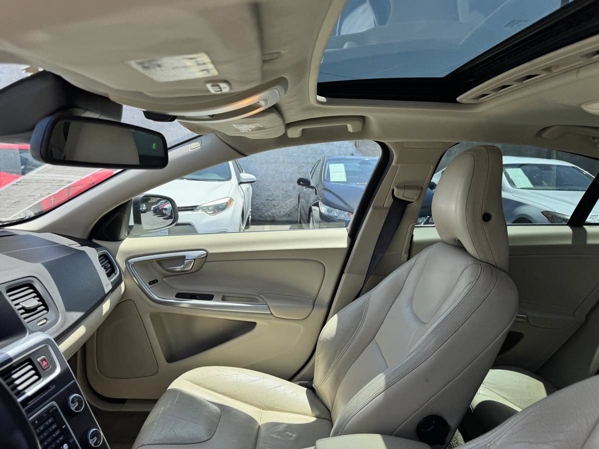 Used 2012 Volvo S60 T5 w/ Climate Pkg FWD image 33