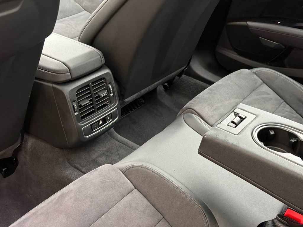 Used 2023 Audi e-tron GT Premium Plus image 21