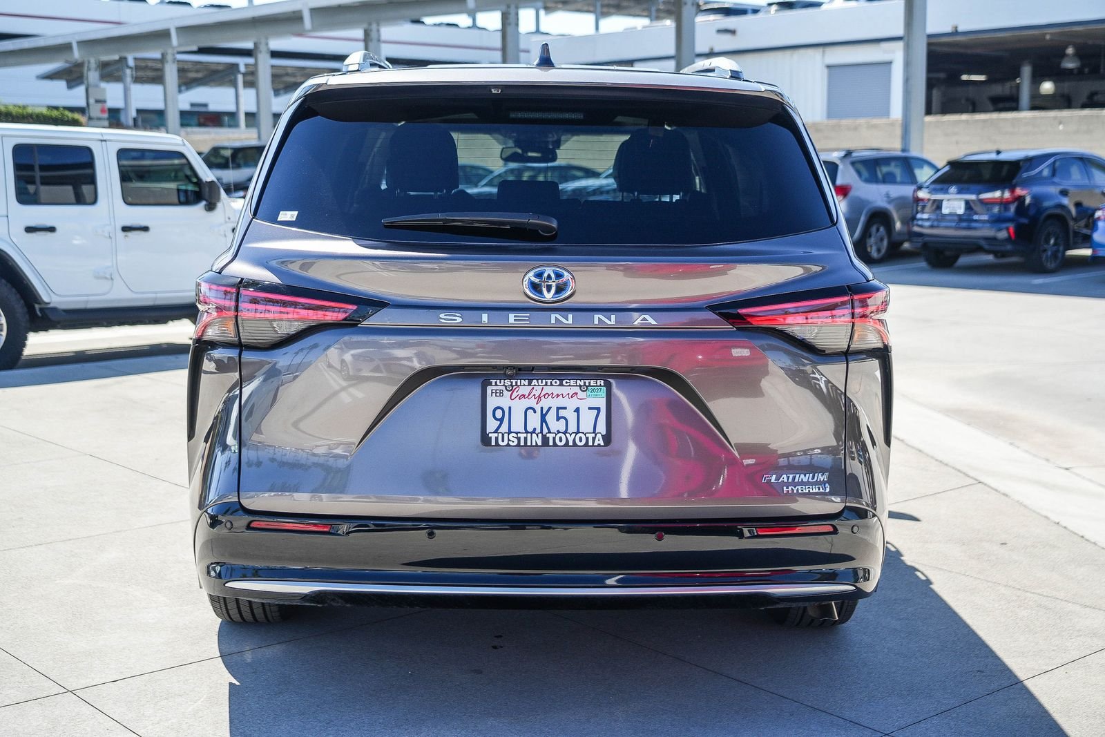 Certified 2024 Toyota Sienna Platinum FWD image 7