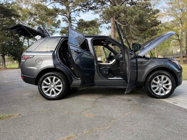 Used 2016 Land Rover Range Rover Sport HSE AWD/4WD image 30