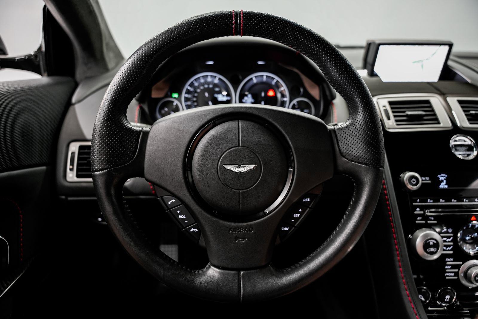 Used 2009 Aston Martin DBS Coupe RWD image 10