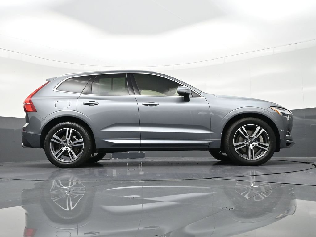 Used 2019 Volvo XC60 T8 Momentum w/ Premium Package image 27