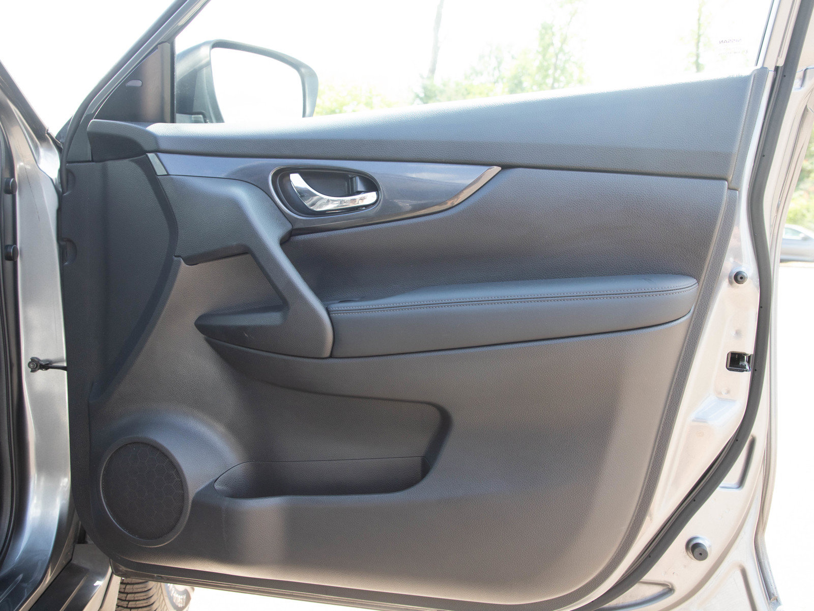 Used 2020 Nissan Rogue SV AWD/4WD image 9