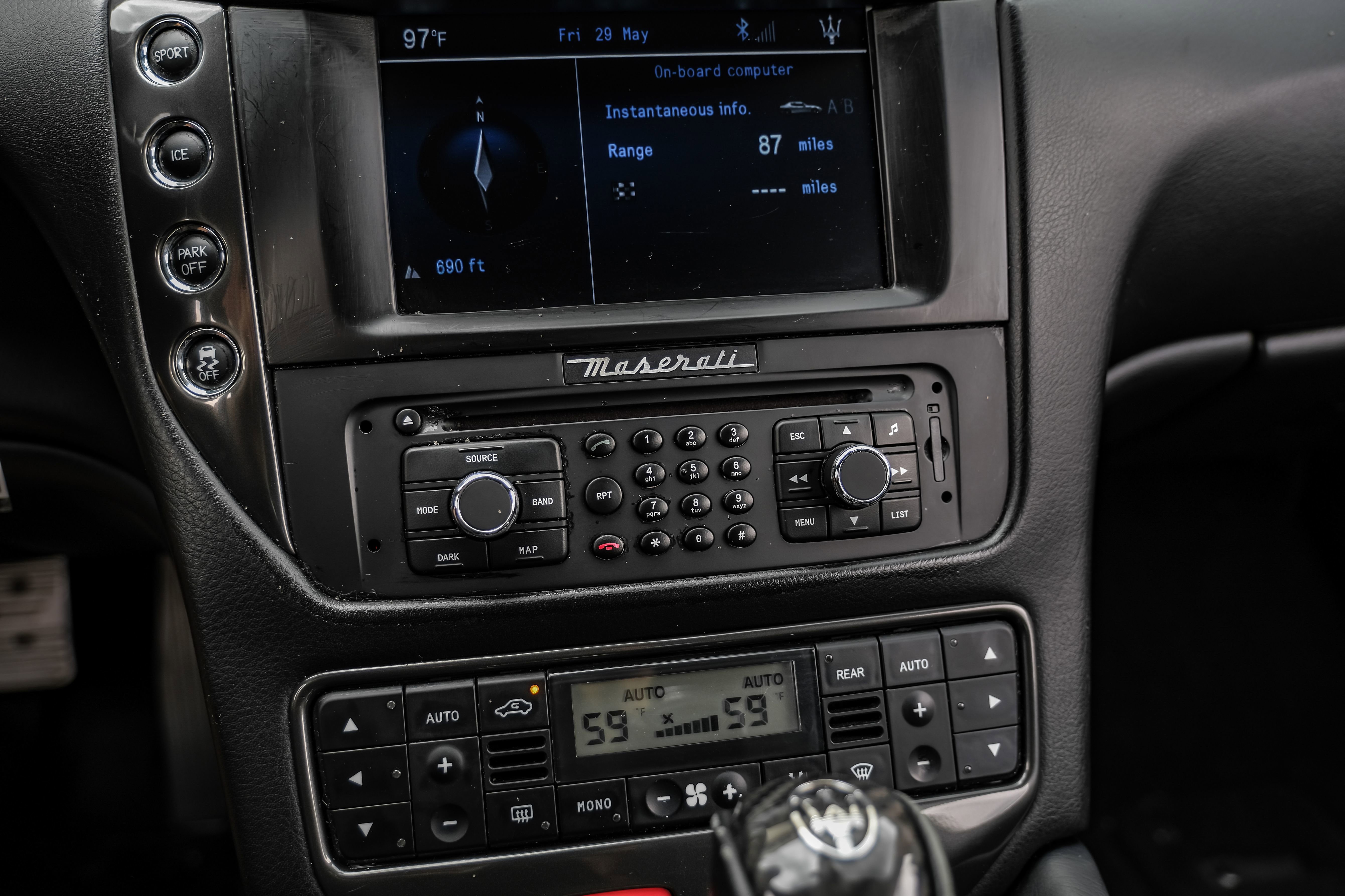 Used 2015 Maserati GranTurismo Sport RWD image 22