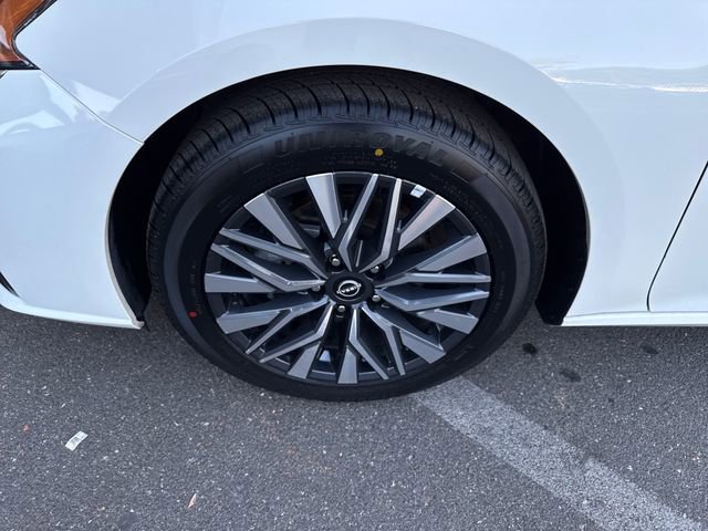 Used 2025 Nissan Altima 2.5 SV FWD image 26