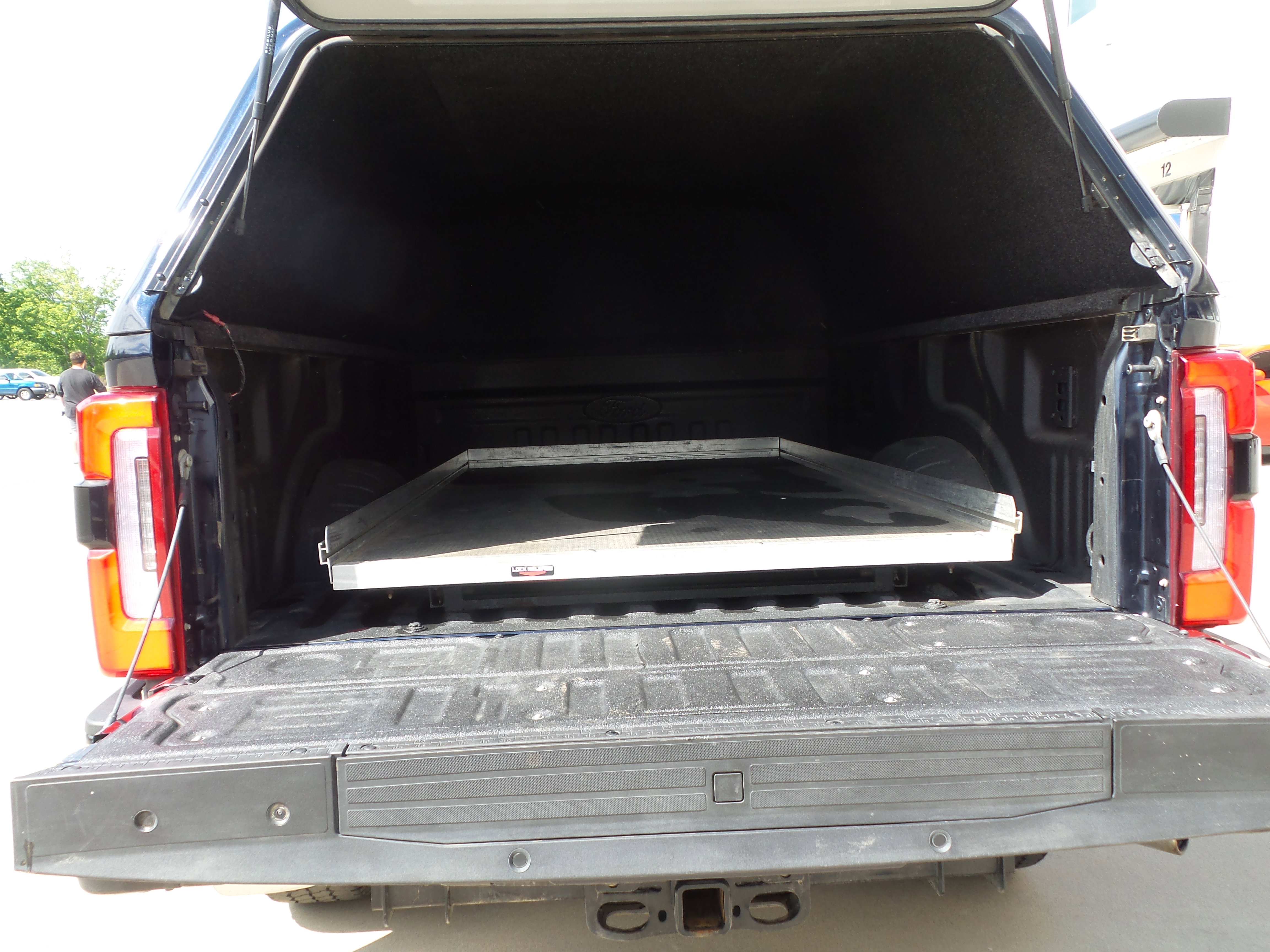 Used 2024 Ford F350 Platinum w/ FX4 Off-Road Package image 27