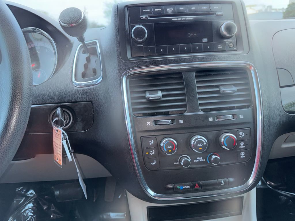 Used 2012 Dodge Grand Caravan SXT FWD image 18
