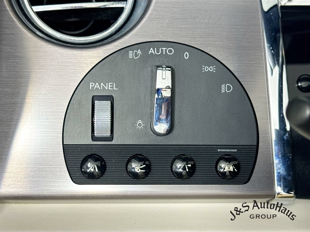 Used 2017 Rolls-Royce Dawn RWD image 10