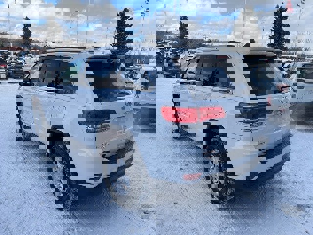 Certified 2016 Jeep Grand Cherokee Laredo w/ Quick Order Package 23E image 4