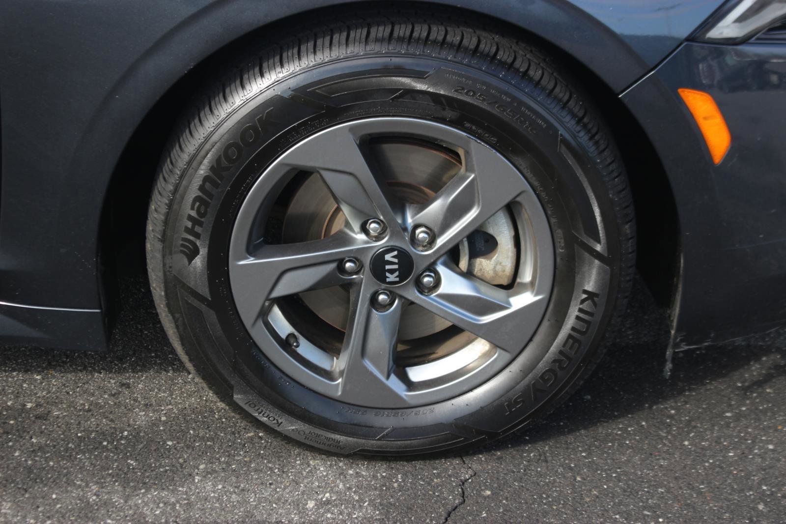 Used 2021 Kia K5 LXS image 28