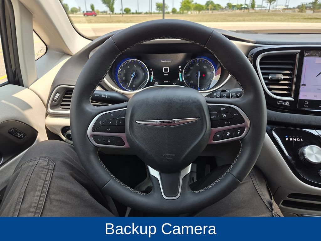 Used 2024 Chrysler Pacifica Touring-L FWD image 19