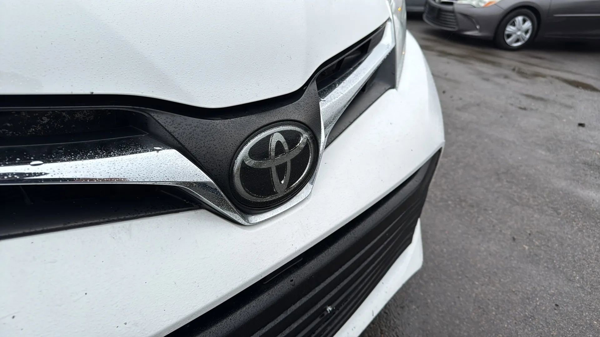 Used 2018 Toyota Sienna LE image 24