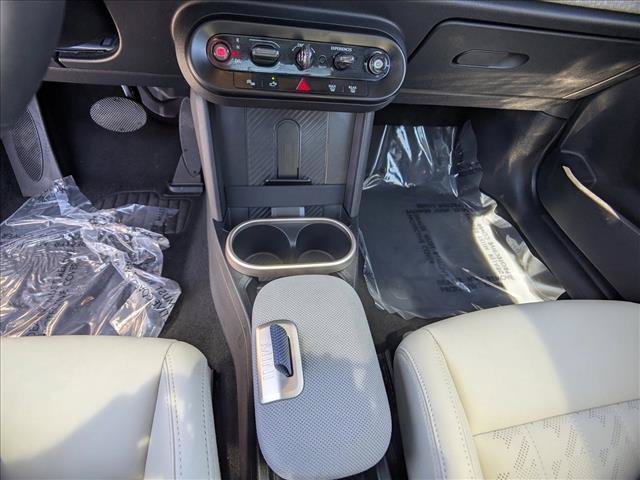 Used 2025 MINI Cooper 2-Door Hardtop FWD image 12