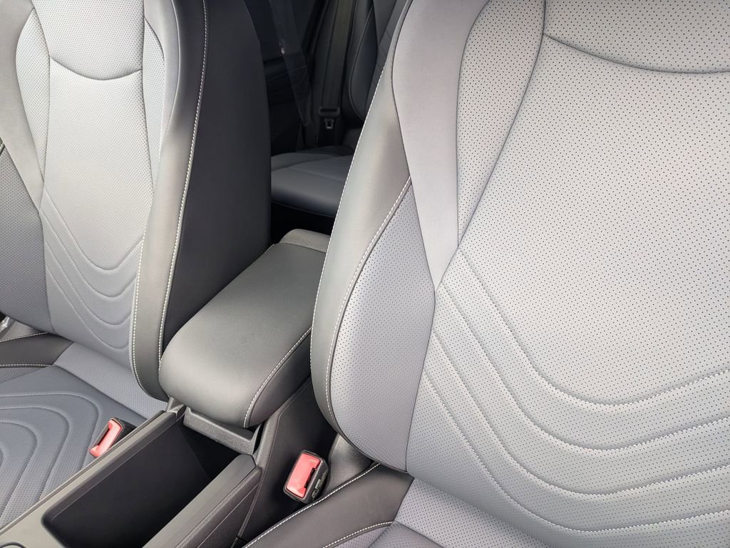 New 2026 Volkswagen Tiguan SE R-Line image 16