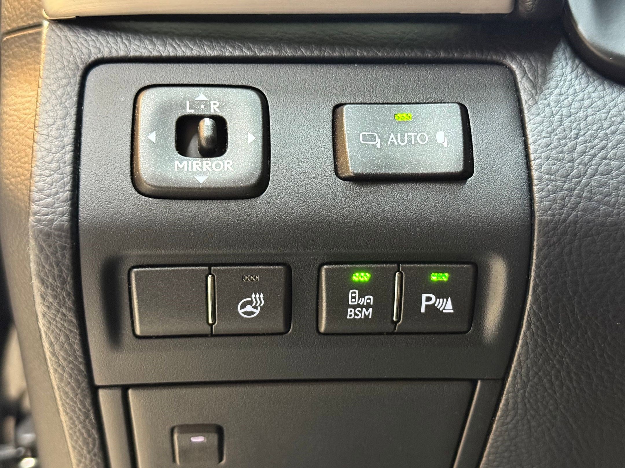 Used 2014 Lexus LS 460 AWD w/ Comfort Package image 29