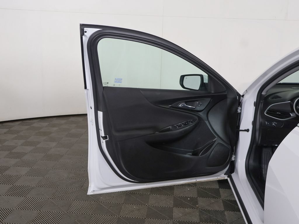 Used 2023 Chevrolet Malibu LS w/ Driver Confidence Package FWD image 16