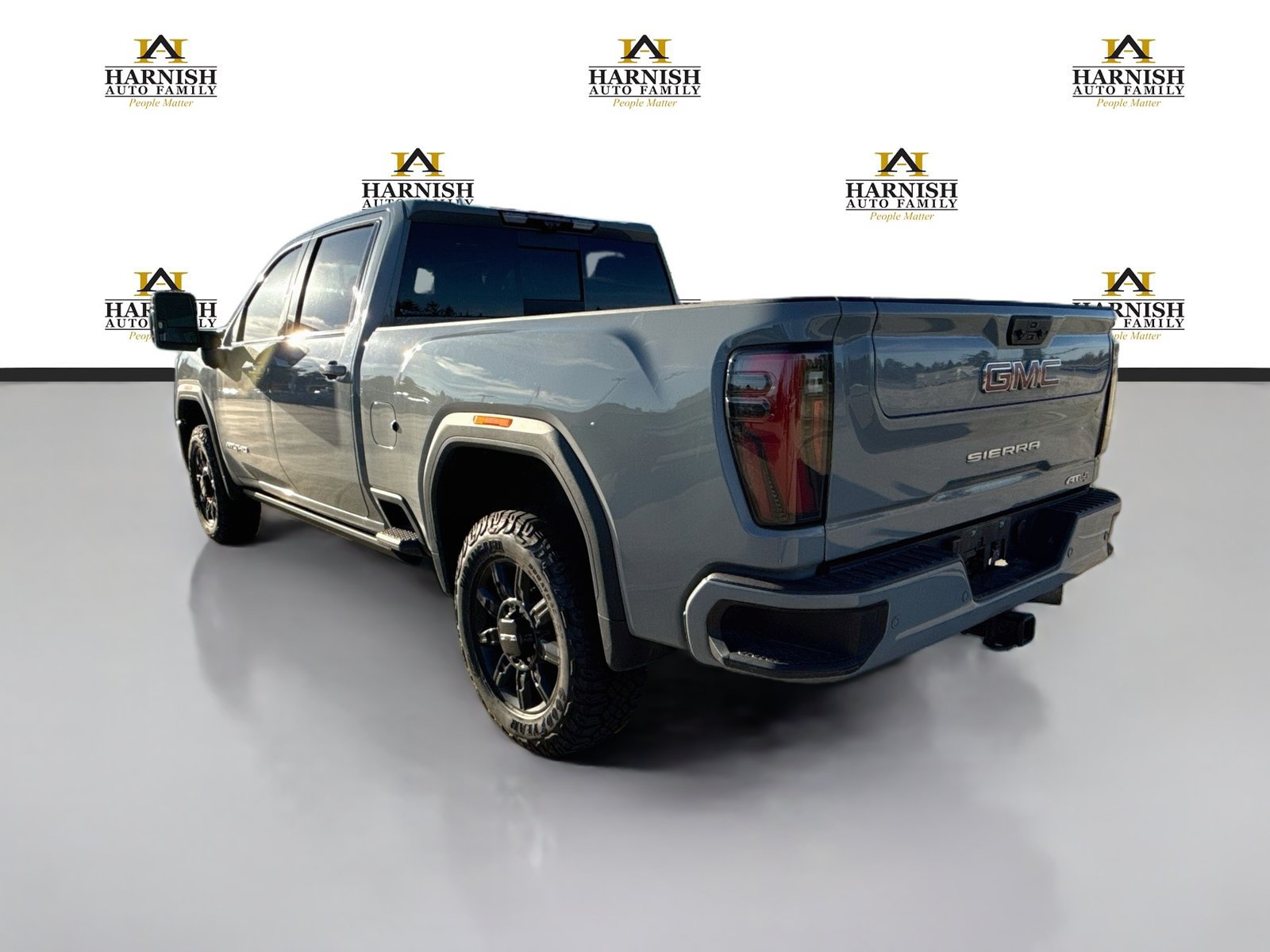 Used 2024 GMC Sierra 2500 AT4 w/ AT4 Premium Plus Package AWD/4WD image 3