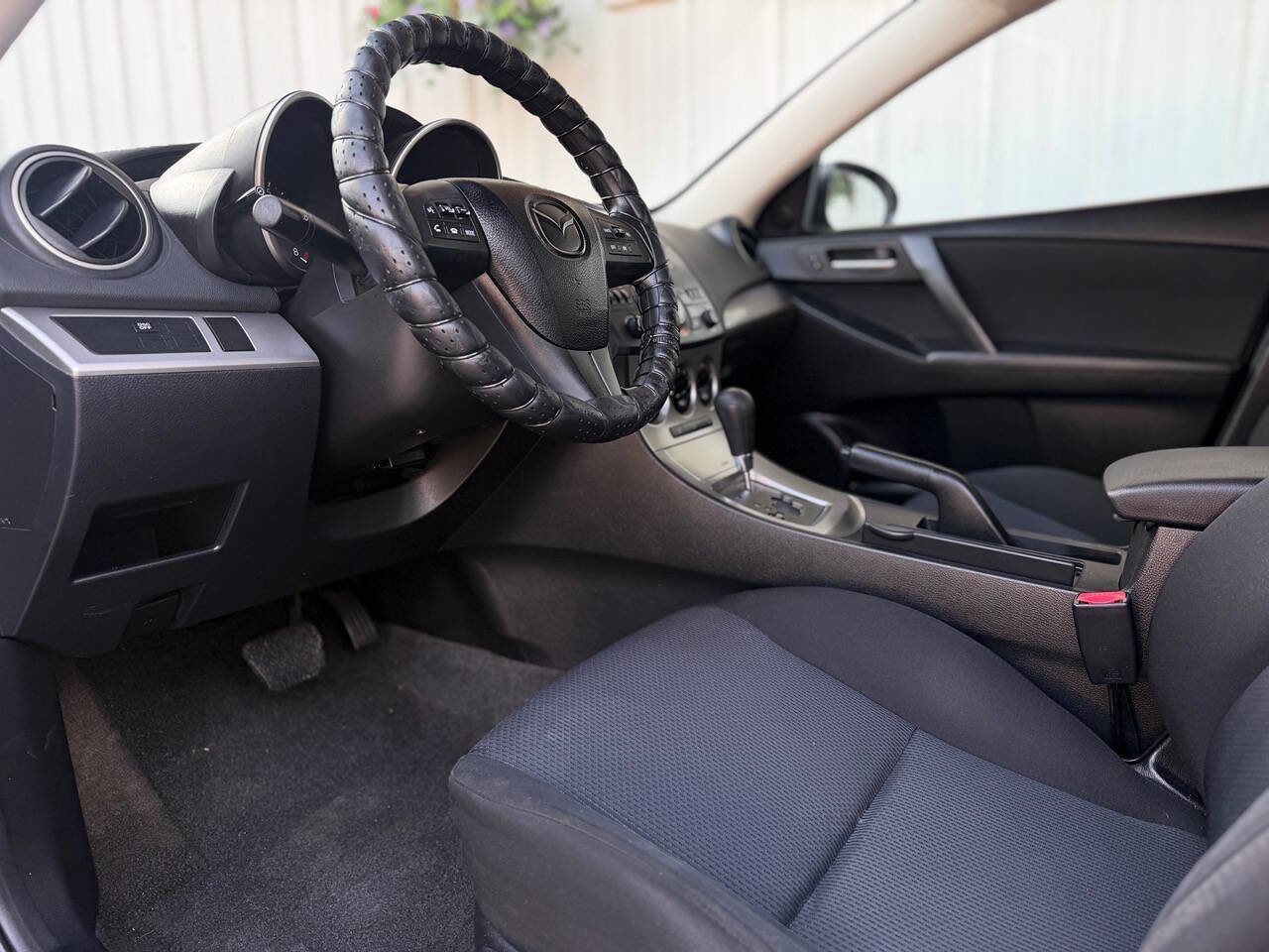 Used 2010 MAZDA MAZDA3 i Touring FWD image 12