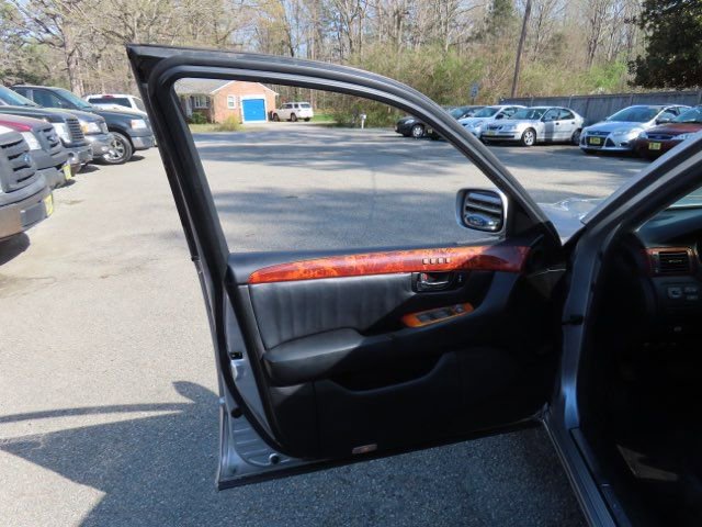 Used 2005 Lexus LS 430 image 19