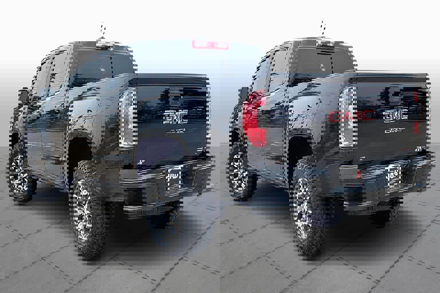 Used 2022 GMC Canyon AT4 w/ Trailering Package image 11