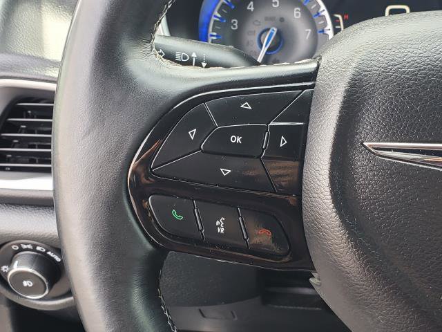 Used 2018 Chrysler Pacifica Touring-L Plus w/ S Appearance Package image 11