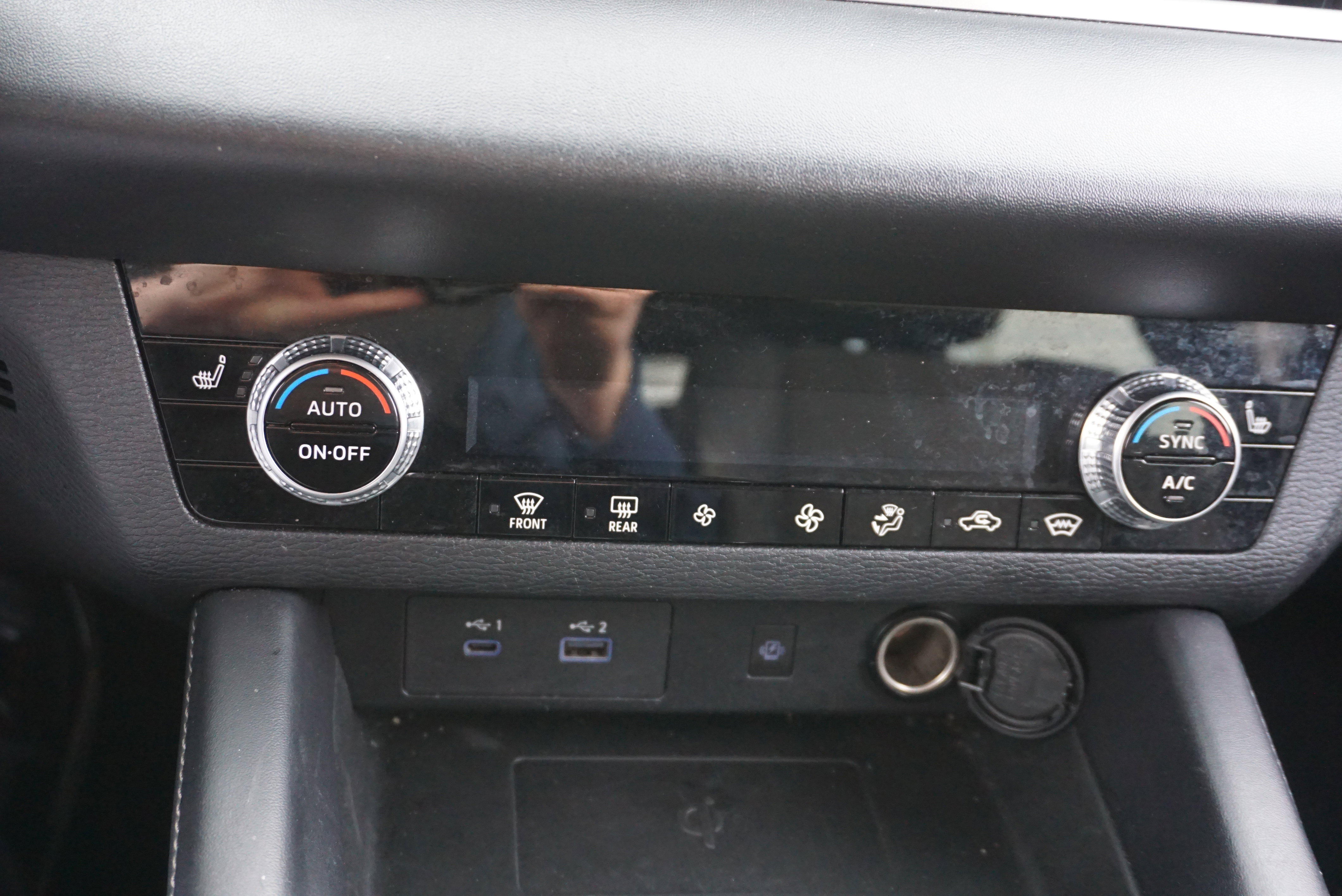 Used 2024 Mitsubishi Outlander SE image 13