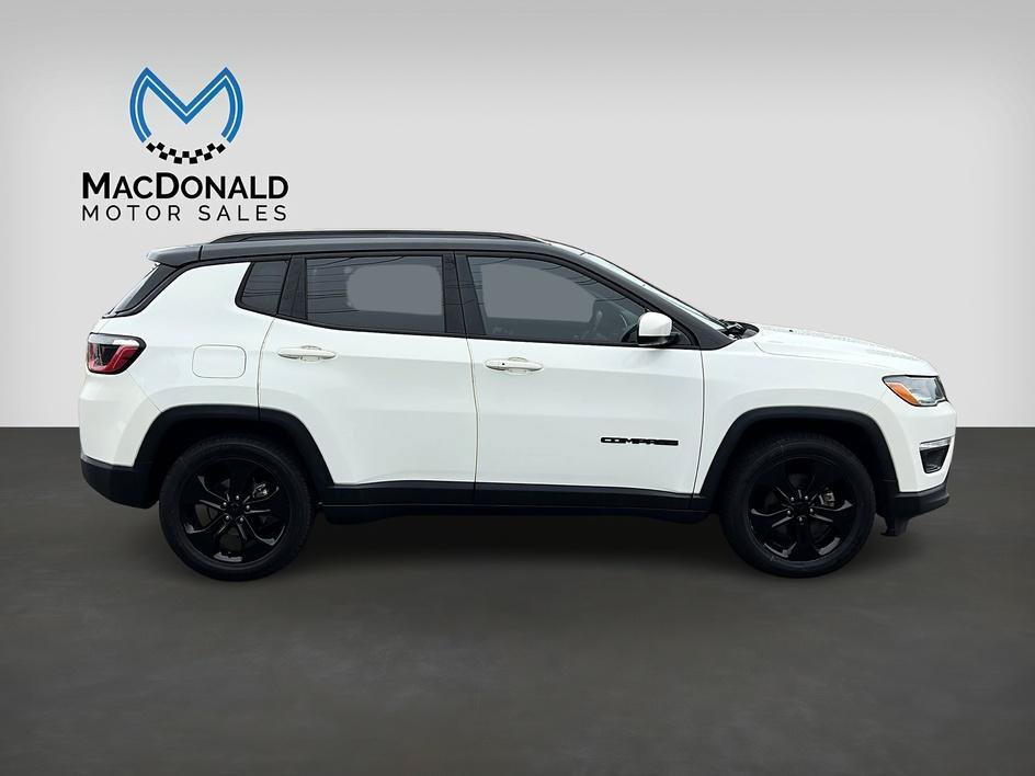 Used 2018 Jeep Compass Latitude w/ Popular Equipment Group FWD image 8