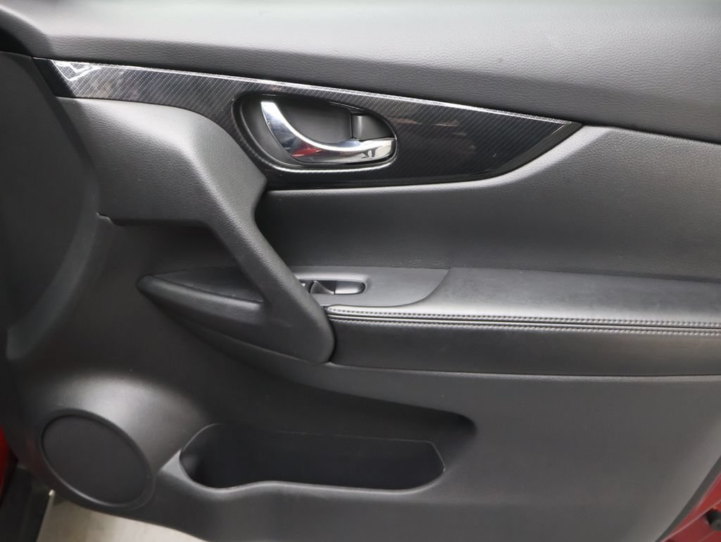 Used 2019 Nissan Rogue SL w/ Premium Package AWD/4WD image 11