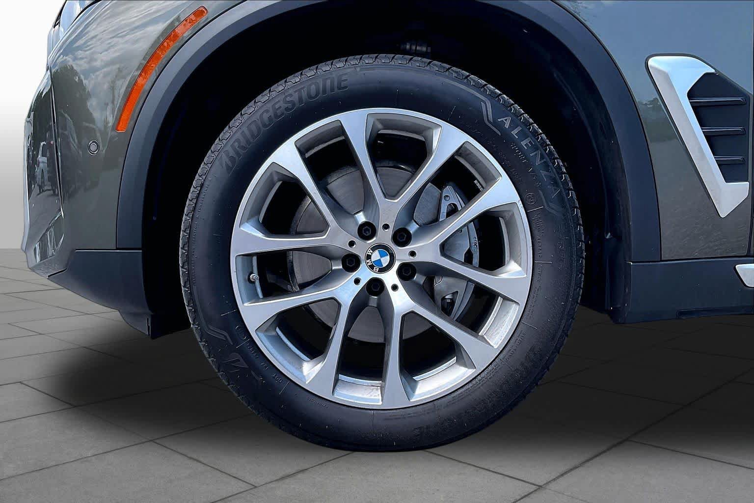 Used 2026 BMW X5 xDrive40i w/ Climate Comfort Package AWD/4WD image 10