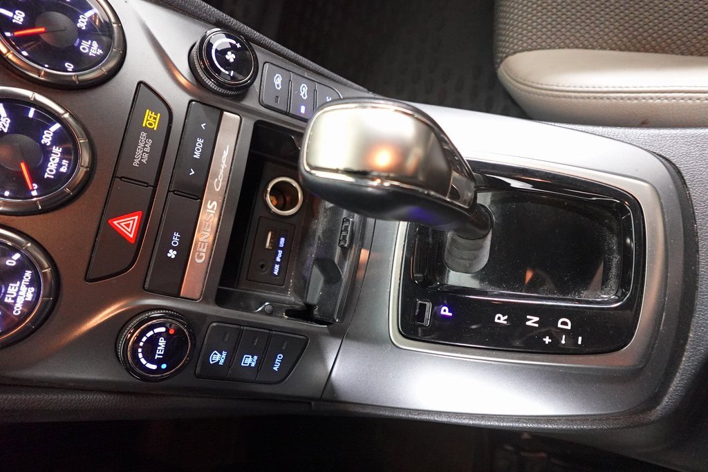 Used 2016 Hyundai Genesis 3.8 image 17