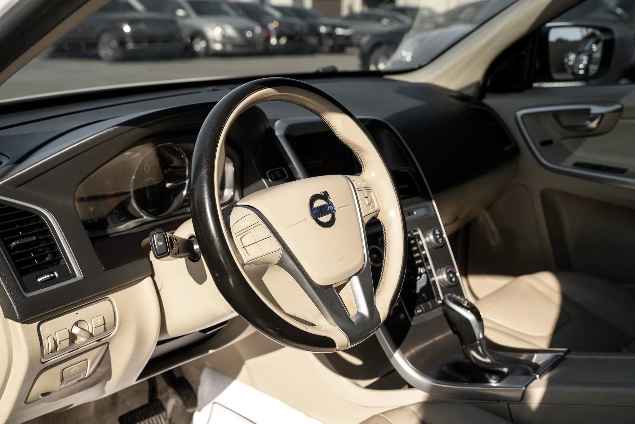 Used 2016 Volvo XC60 T5 Premier image 14