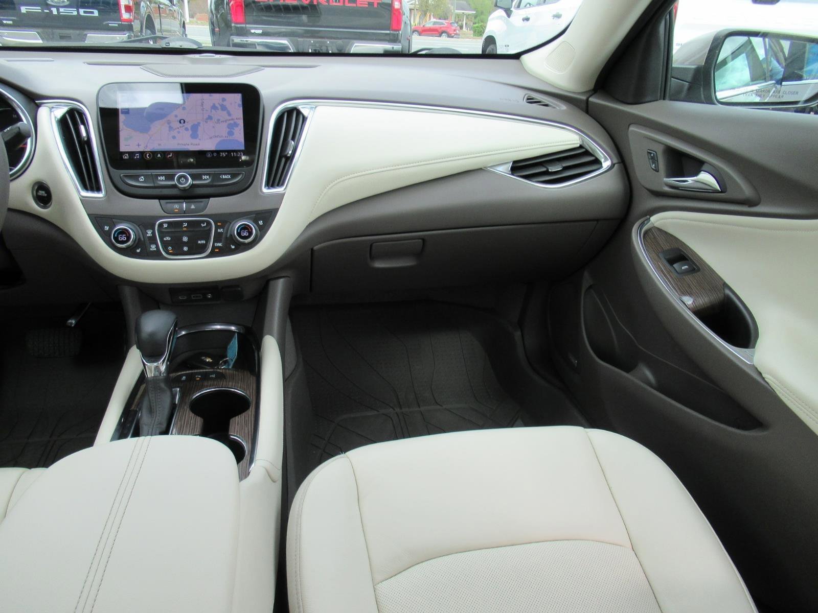 Used 2023 Chevrolet Malibu LT image 14