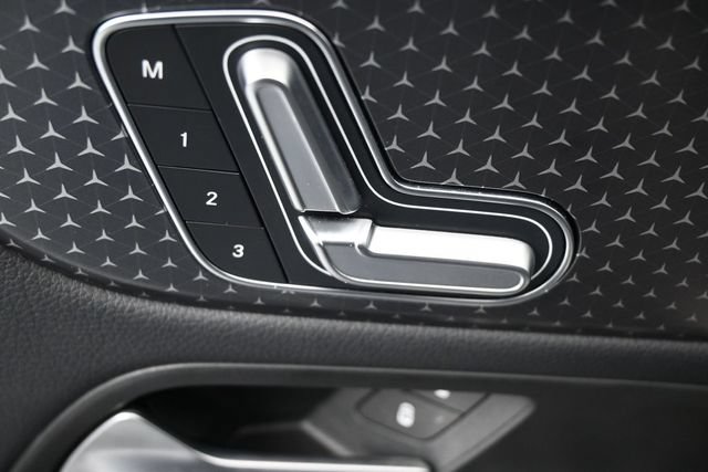 New 2025 Mercedes-Benz GLA 250 4MATIC image 21