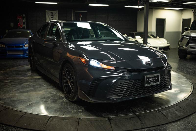 Used 2025 Toyota Camry SE w/ Multimedia Upgrade Package FWD image 5