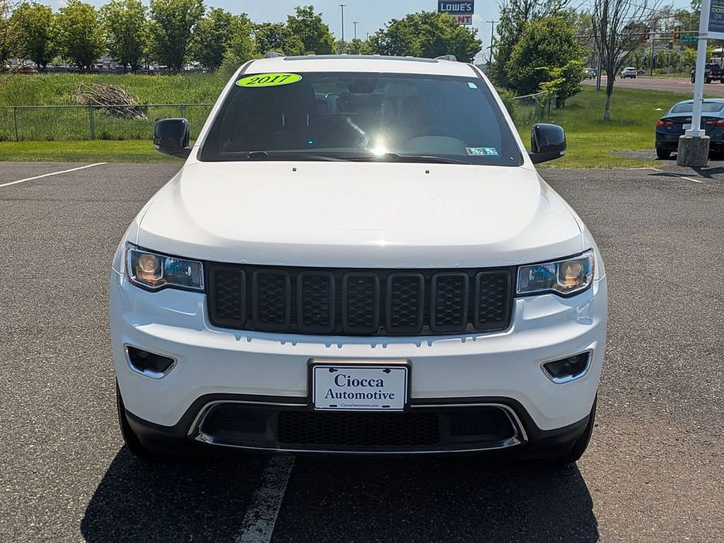 Used 2017 Jeep Grand Cherokee Limited AWD/4WD image 2