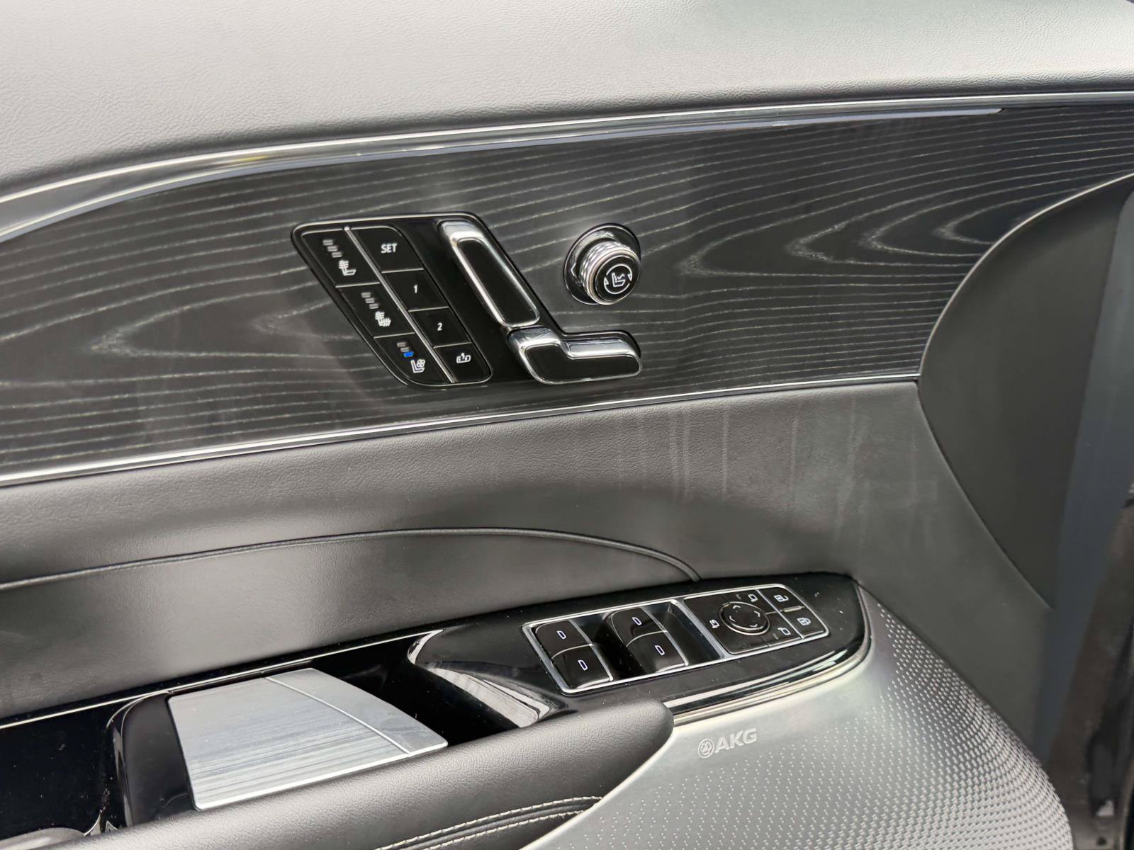 Used 2024 Cadillac Lyriq Luxury RWD image 19