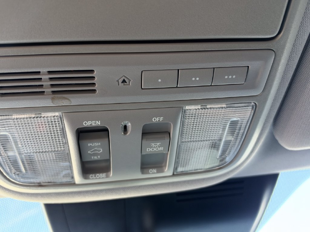 Used 2022 Honda CR-V Touring image 25