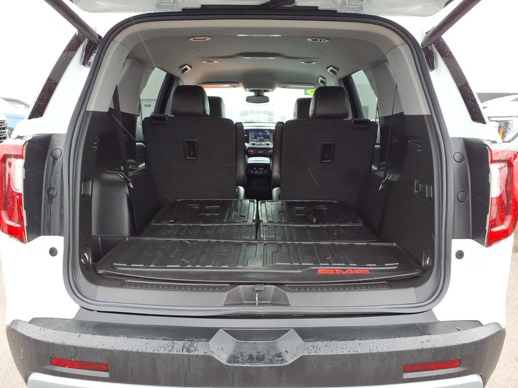 Used 2023 GMC Acadia SLT w/ Technology Package FWD image 8