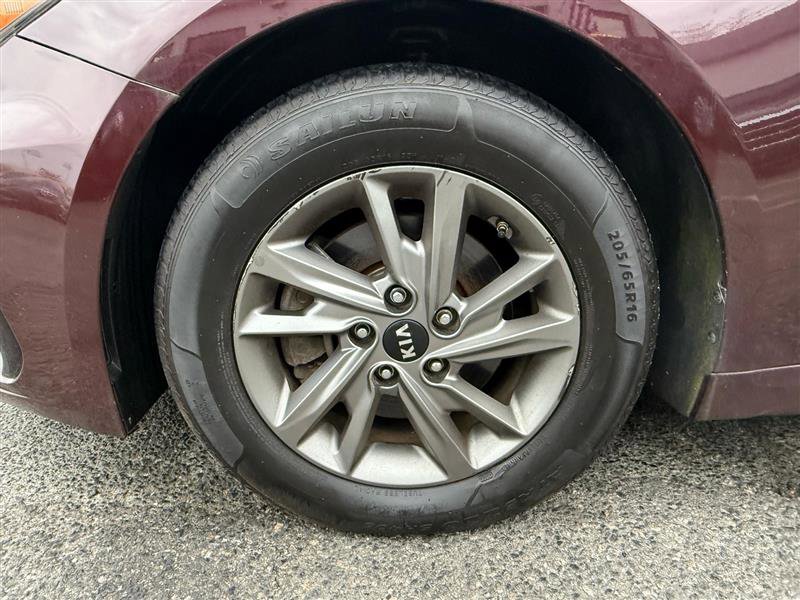 Used 2019 Kia Optima LX image 15