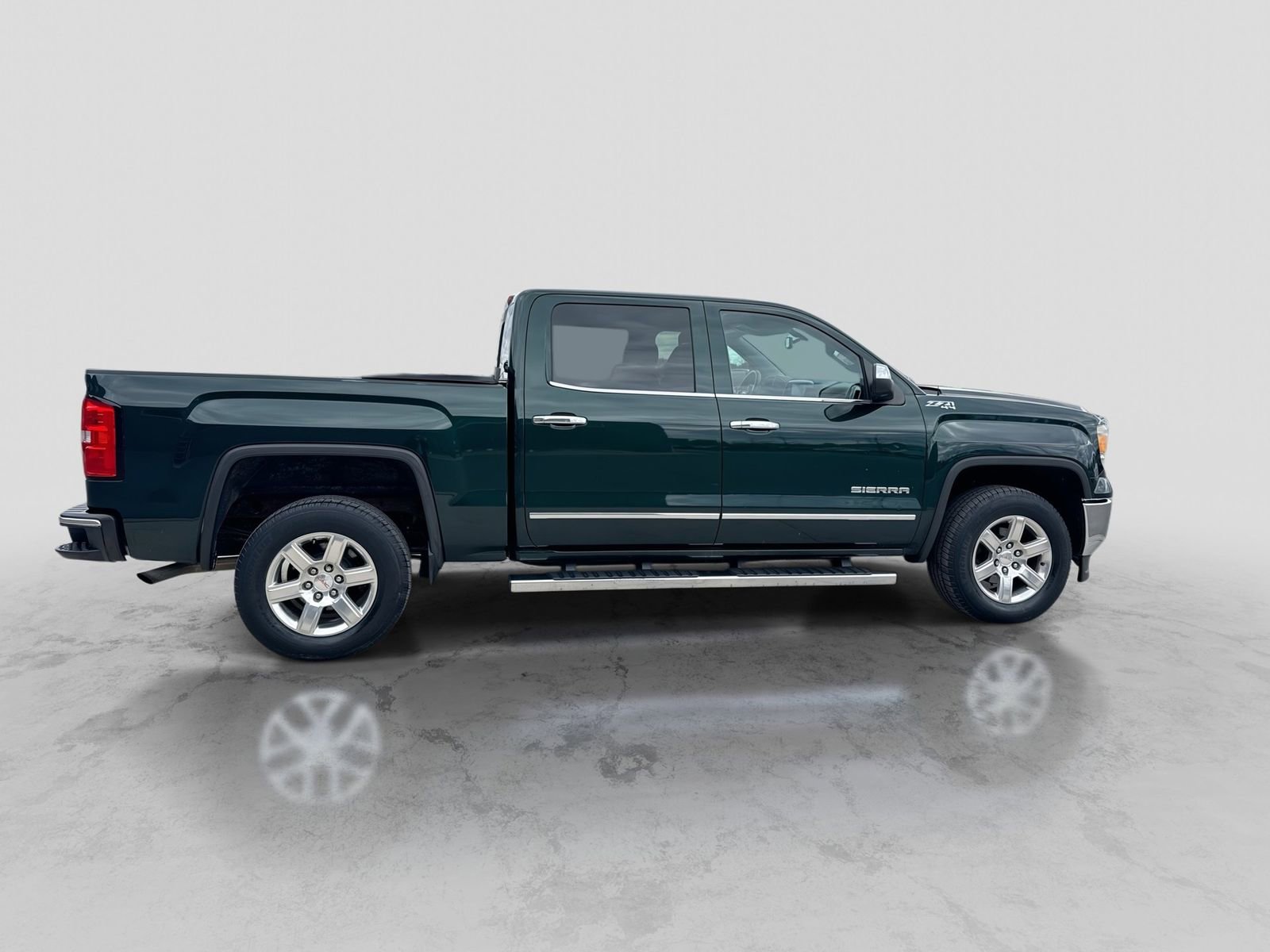 Used 2015 GMC Sierra 1500 SLT w/ SLT Preferred Package AWD/4WD image 9