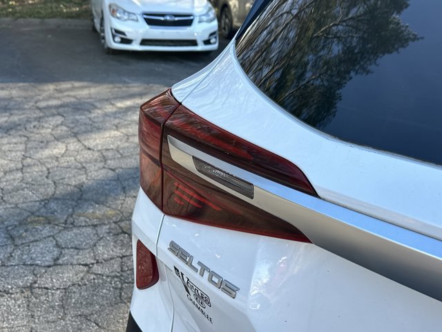 Used 2023 Kia Seltos EX image 21