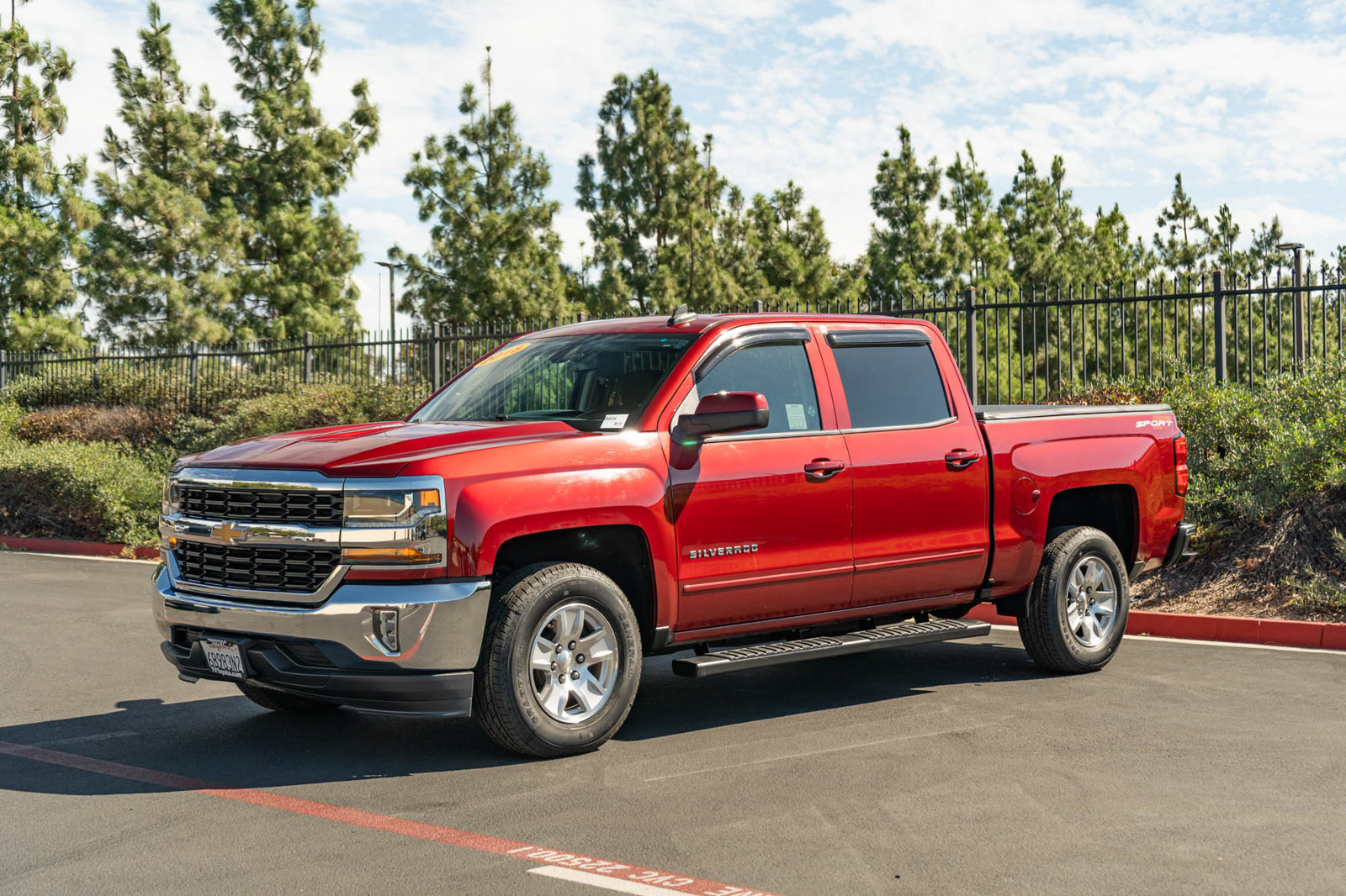 Used 2018 Chevrolet Silverado 1500 LT w/ LT Eassist Package RWD image 3