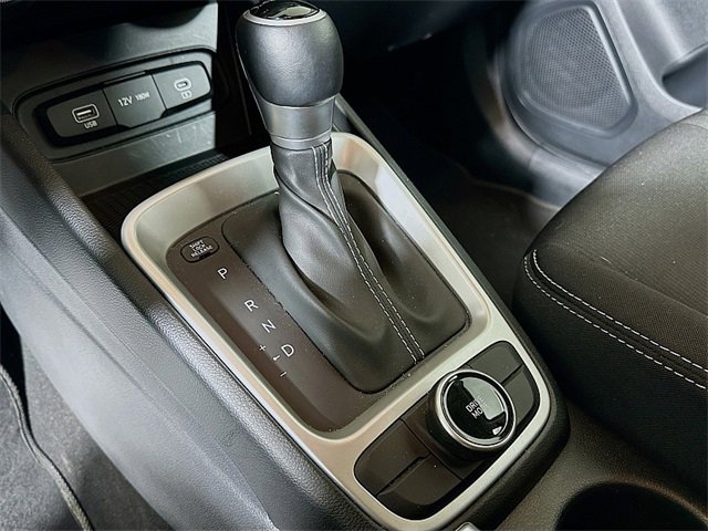 Certified 2025 Hyundai Venue SEL FWD image 20